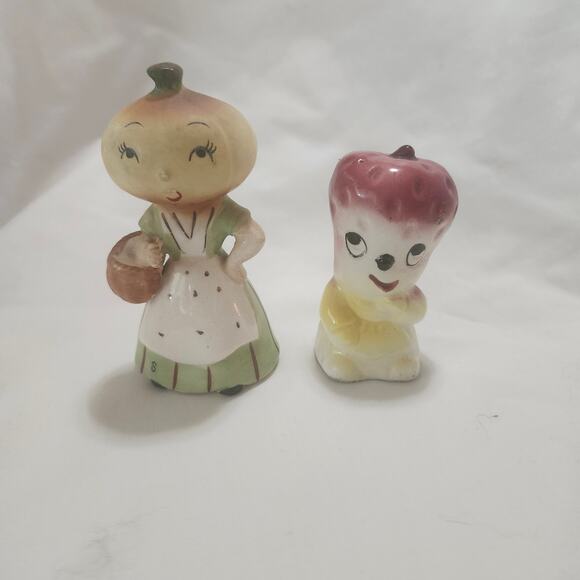 Mid Century Anthropomorphic Salt Pepper Onion Strawberry 4 Inches HB - Picture 1 of 6